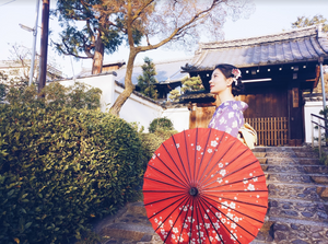 四季折々に合わせた着物で祇園を散策体験＠京都